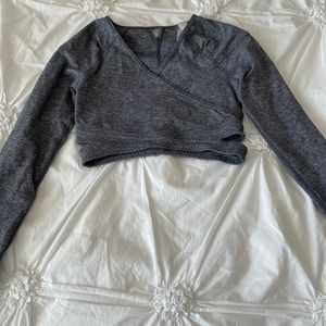 Ivviva long sleeve cropped shirt with thumb holes